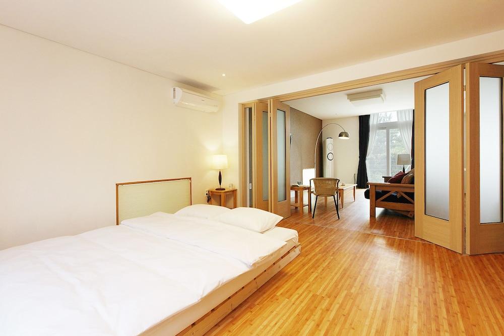 Lavenders Hotel Yerye-dong ภายนอก รูปภาพ